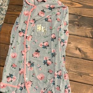 Grey & pink long sleeve MRS pajama top
